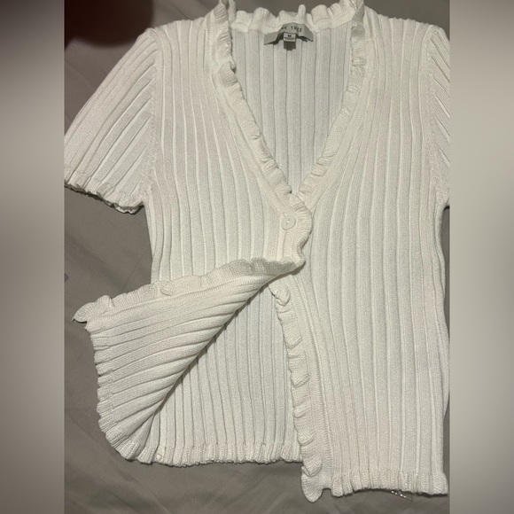 Forever 21 frilly top ☁️🤍 - Picture 4 of 7